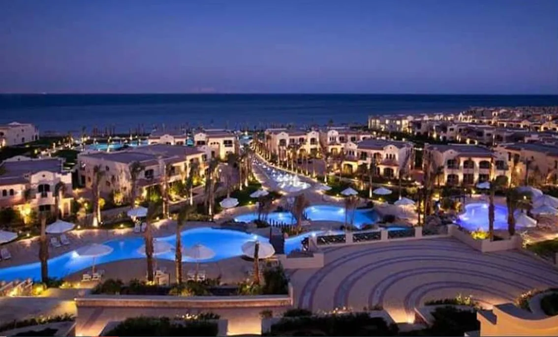 ‪توين هاوس للبيع في مار باي راس الحكمة مساحة 220 متر مربع